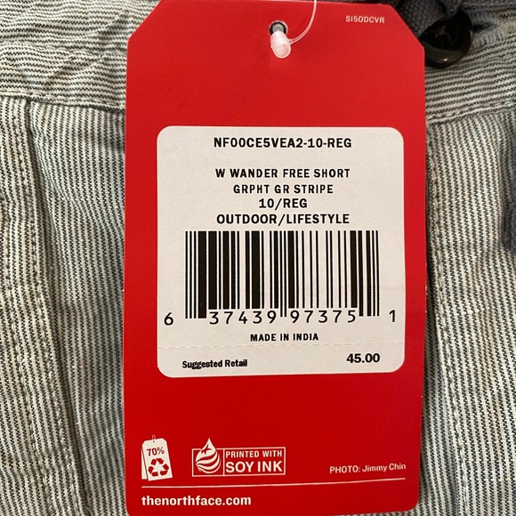 Womens North Face Wonder Free Graphite and Grey Strip Shorts NWT Size 10 - Picture 9 of 9